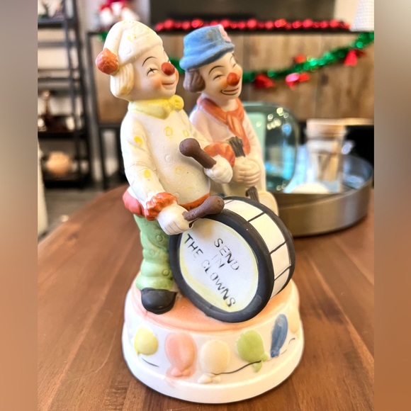 Send in The Clowns Porcelain Music Box - Picture 3 of 6